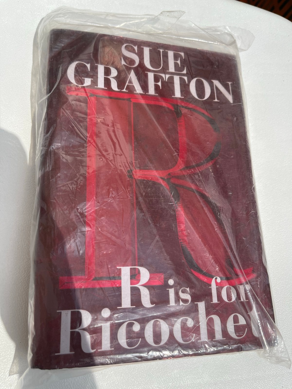 Sue Grafton - R is for Ricochet (Engels), Ophalen of Verzenden, Nieuw, Amerika