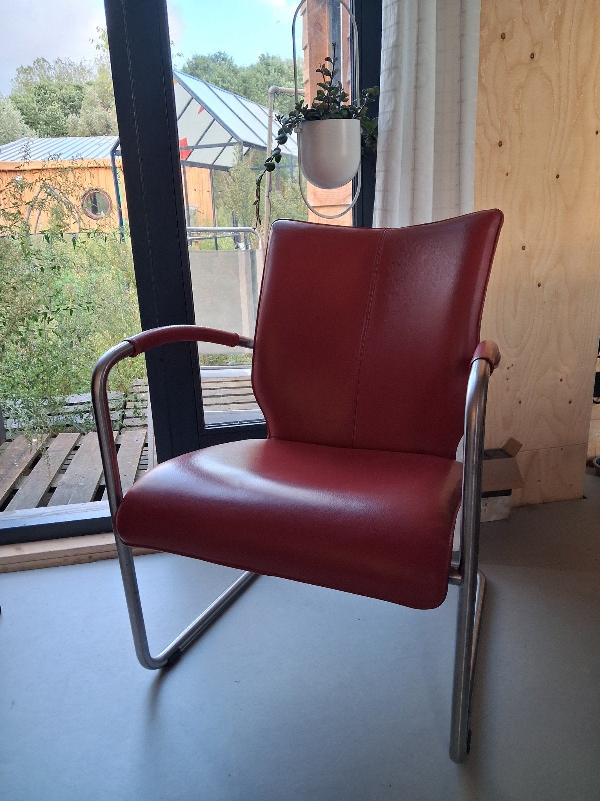 Bree's New World stoel - rood met chromen frame, Ophalen, Gebruikt, Metaal, Rood