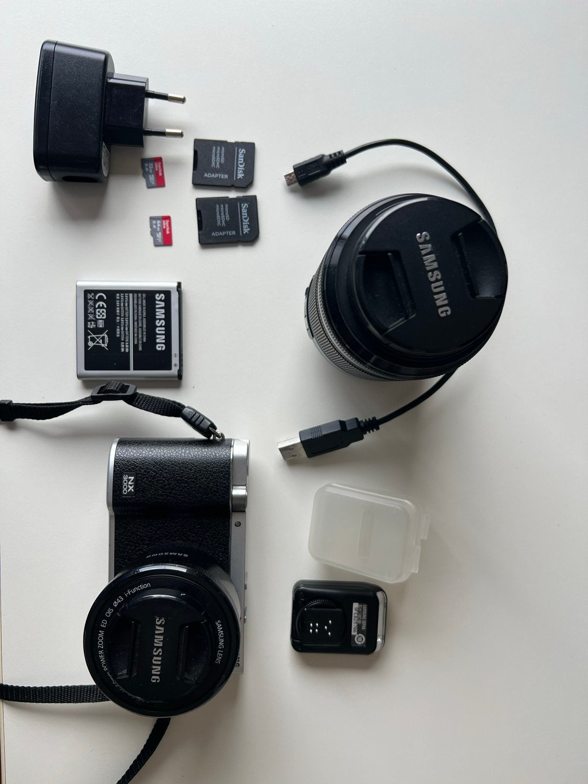Samsung NX3000 systeemcamera met 2 lenzen en accessoires, Gebruikt, Compact, Ophalen of Verzenden, Samsung