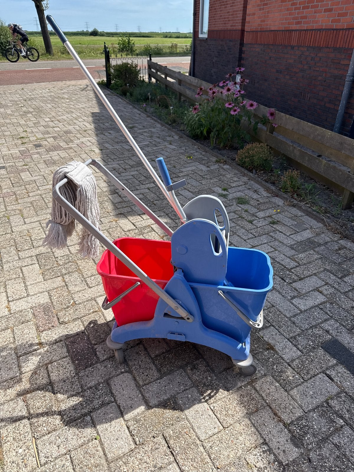 Professionele dweilwagen met mop en emmers, Ophalen, Dweilemmer, -bak, of -wagen