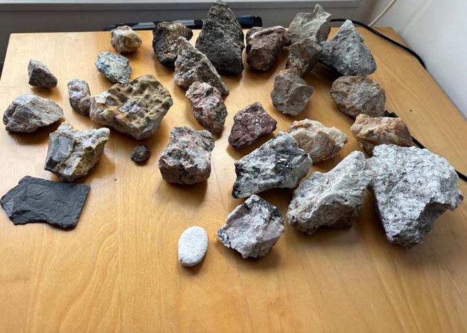 Verzameling van stenen, mineralen en een fossiel, Verzamelen, Ophalen, Overige typen