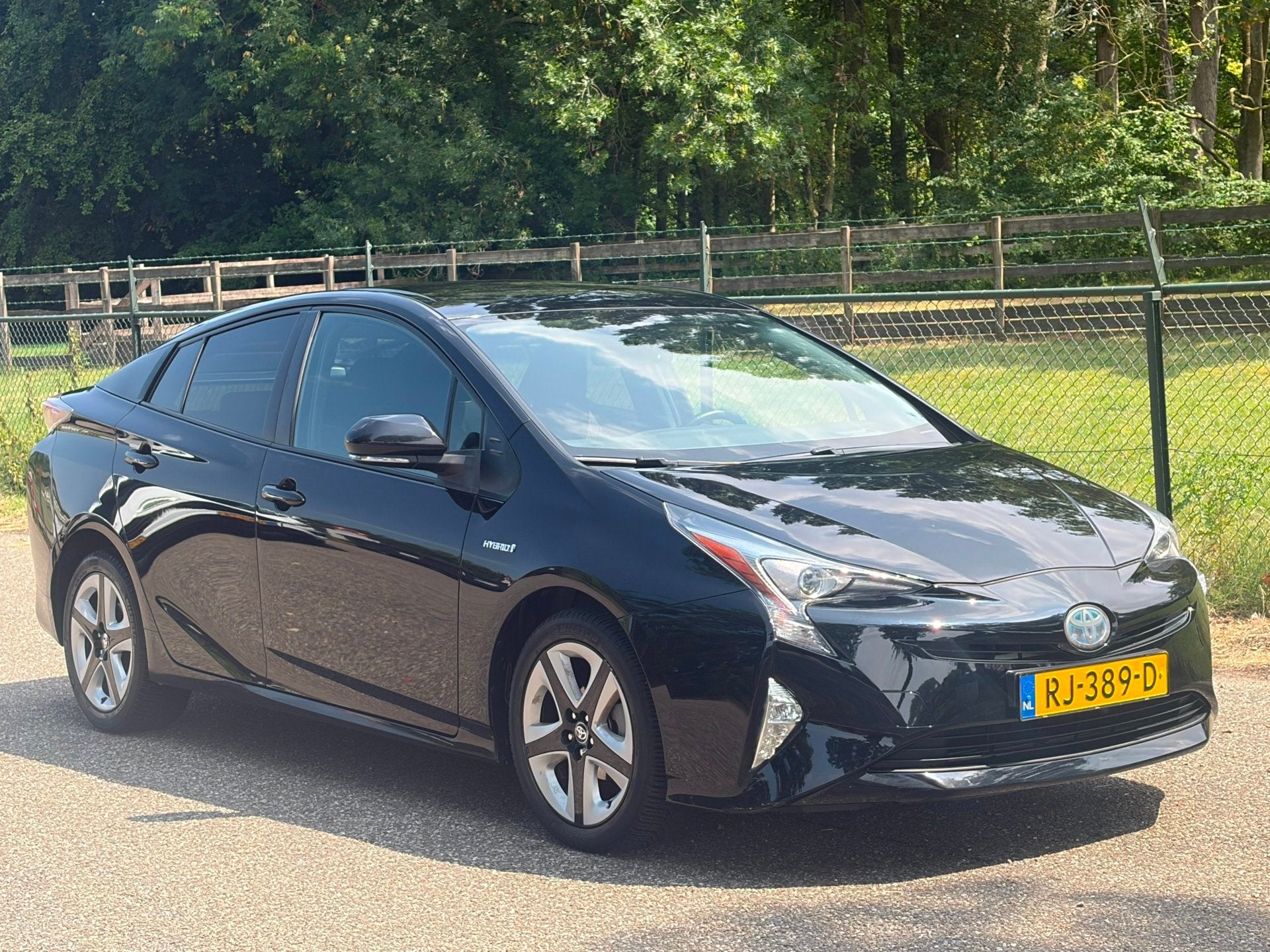 Toyota Prius 1.8 First Edition /Navi/Camera/Xenon/Stoelverwa, Automatische klimaatregeling, Euro 6, Zwart, 98 pk