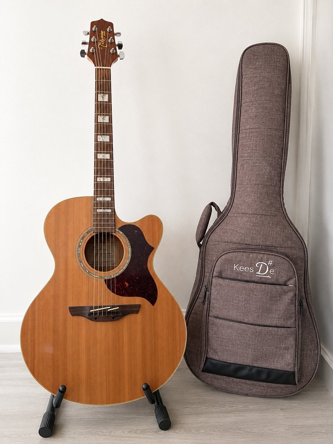 Takamine EG523SC semi-akoestische gitaar met tas, Ophalen, Zo goed als nieuw, Western- of Steelstringgitaar, Met (piezo-)element