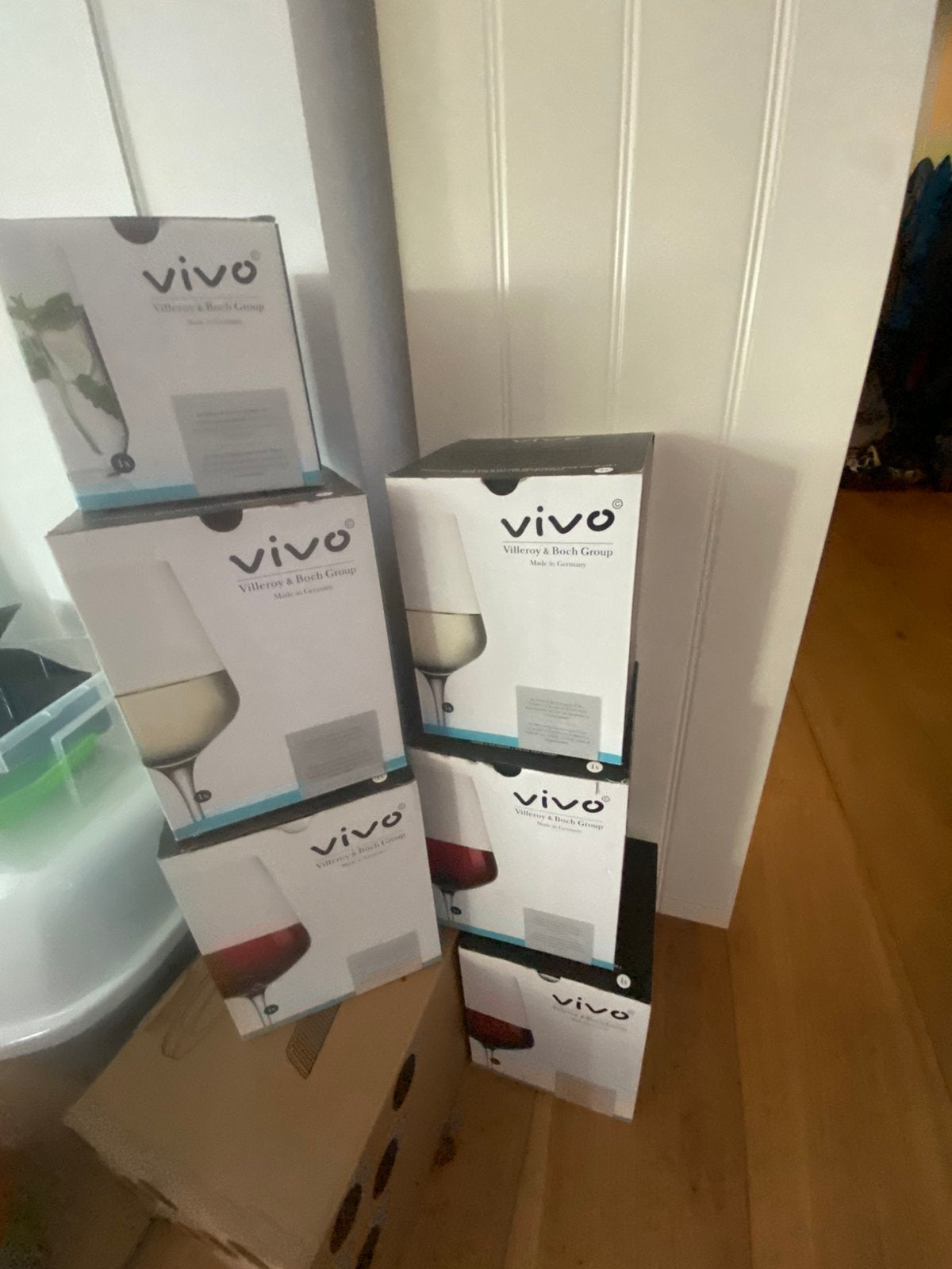 Vivo (12 rode en 8 witte) wijnglazen. 4 euro per stuk., Ophalen, Nieuw, Overige typen