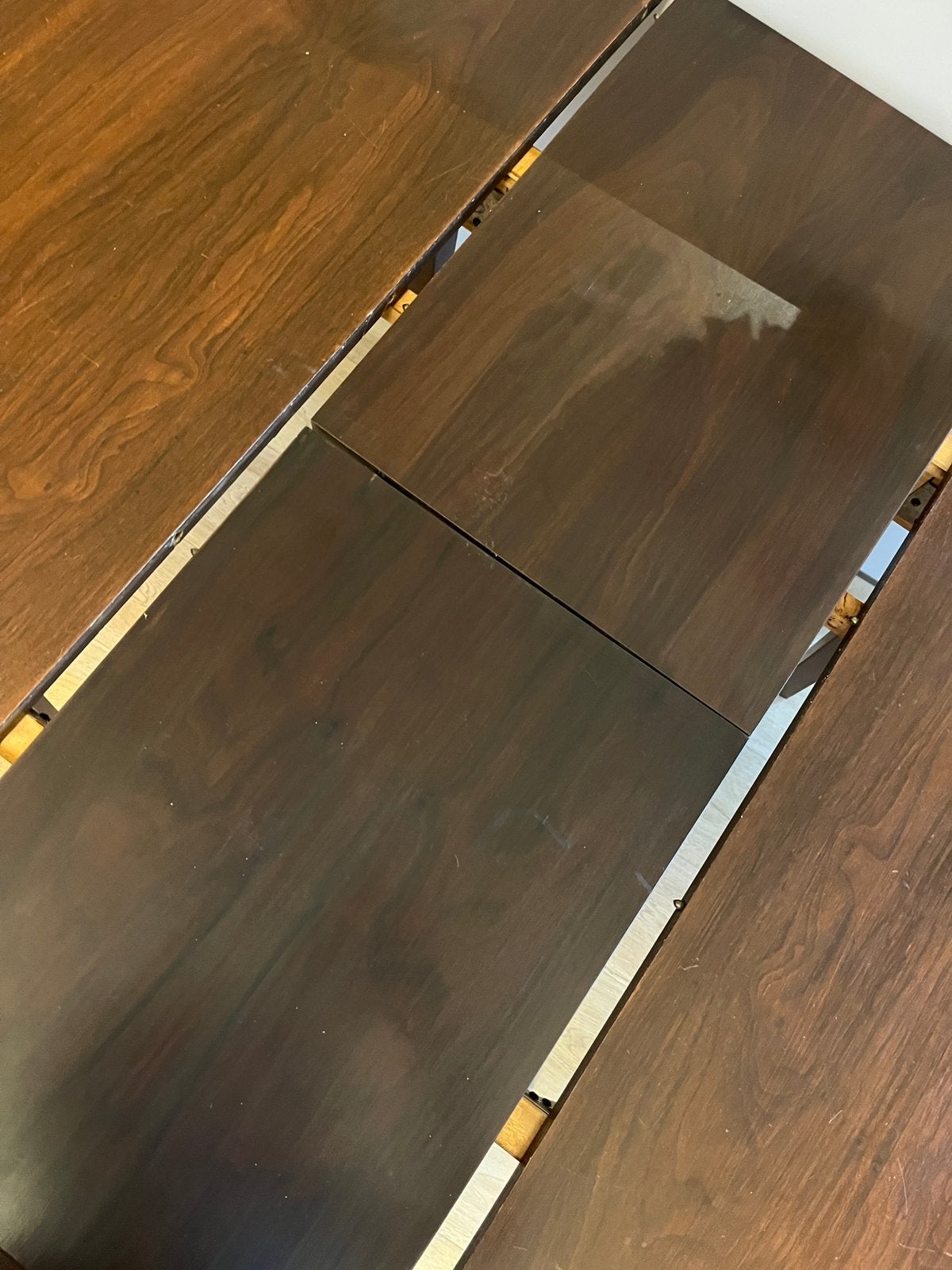 Foto 6 van Vintage jaren 50 uitschuifbare ronde eettafel – Dutch design