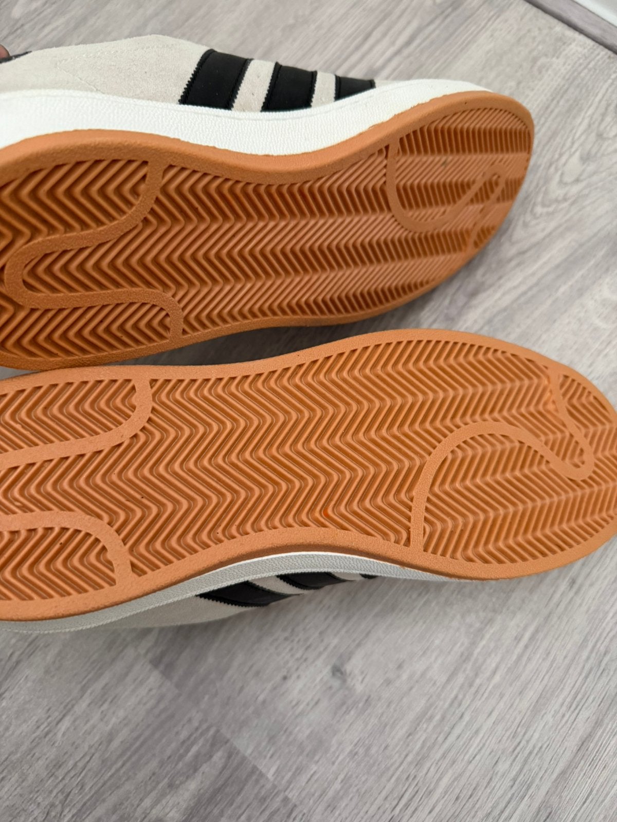 Nieuwe sneakers maat 43 – nooit gedragen, Ophalen of Verzenden, Nieuw, Beige, Sneakers of Gympen