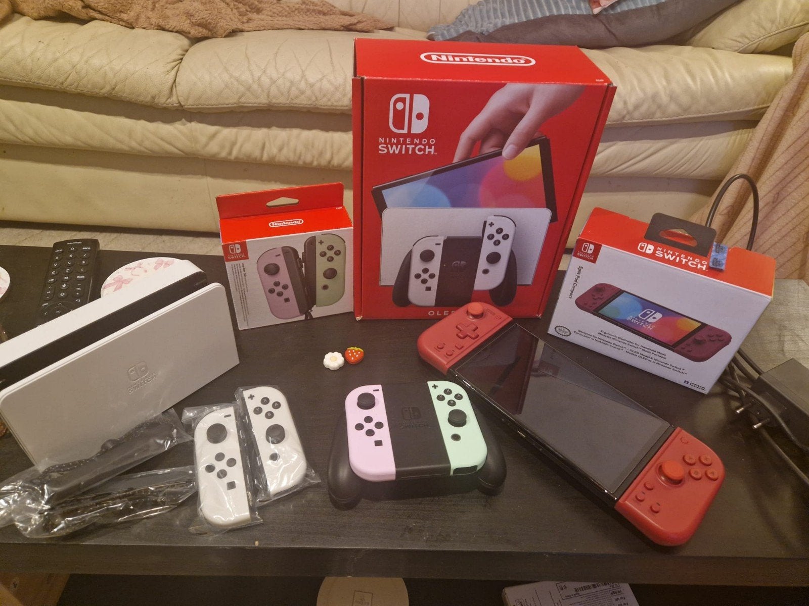 Nintendo Switch OLED met extra controllers en accessoires, Ophalen, Zo goed als nieuw, Met 3 controllers of meer, Switch OLED