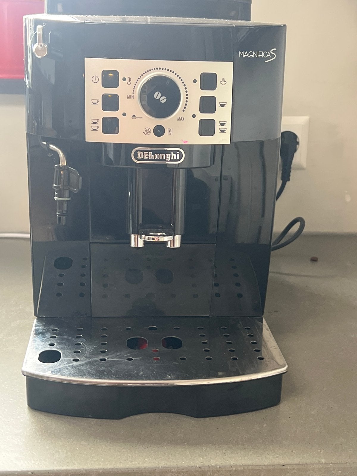 2 exemplaren De'Longhi Magnifica S koffiemachine, Ophalen, Afneembaar waterreservoir, Gebruikt, Espresso apparaat