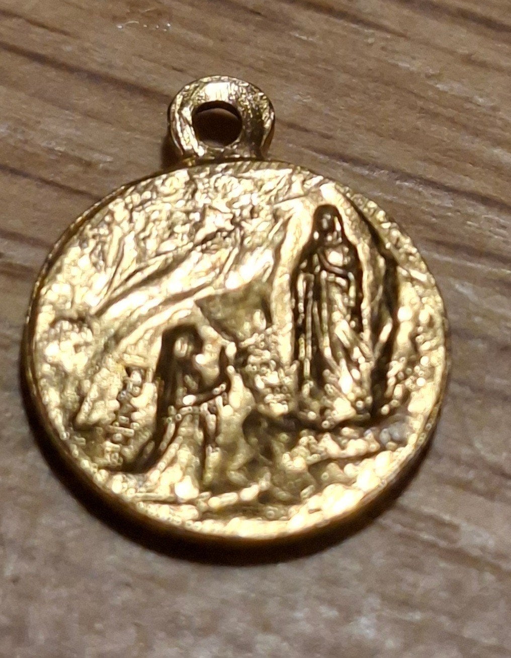 Goud 'ORO' Lourdes Hanger Maria & Verschijning 13mm diameter, Ophalen of Verzenden, Zo goed als nieuw, Goud, Goud
