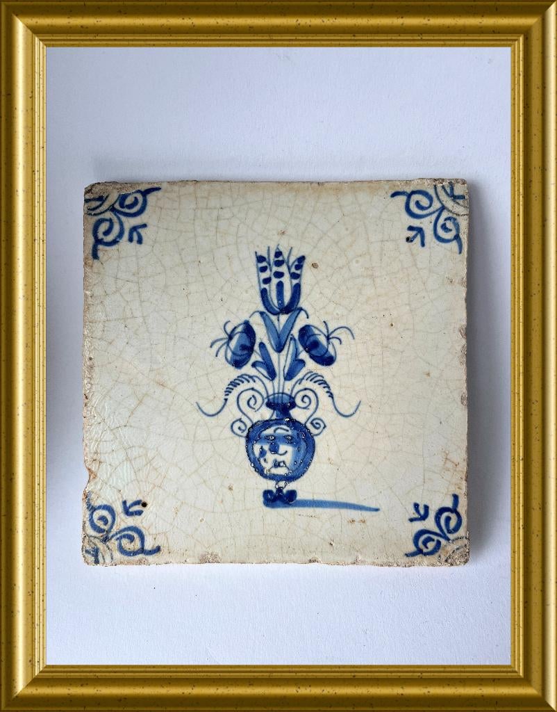 Antieke tegel: vaas met gezicht, mascaron, Ophalen of Verzenden