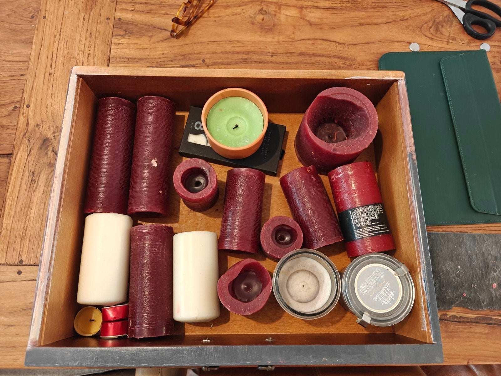 Diverse kaarsen - rood, wit en groen, Ophalen, Gebruikt, Meerkleurig, Was