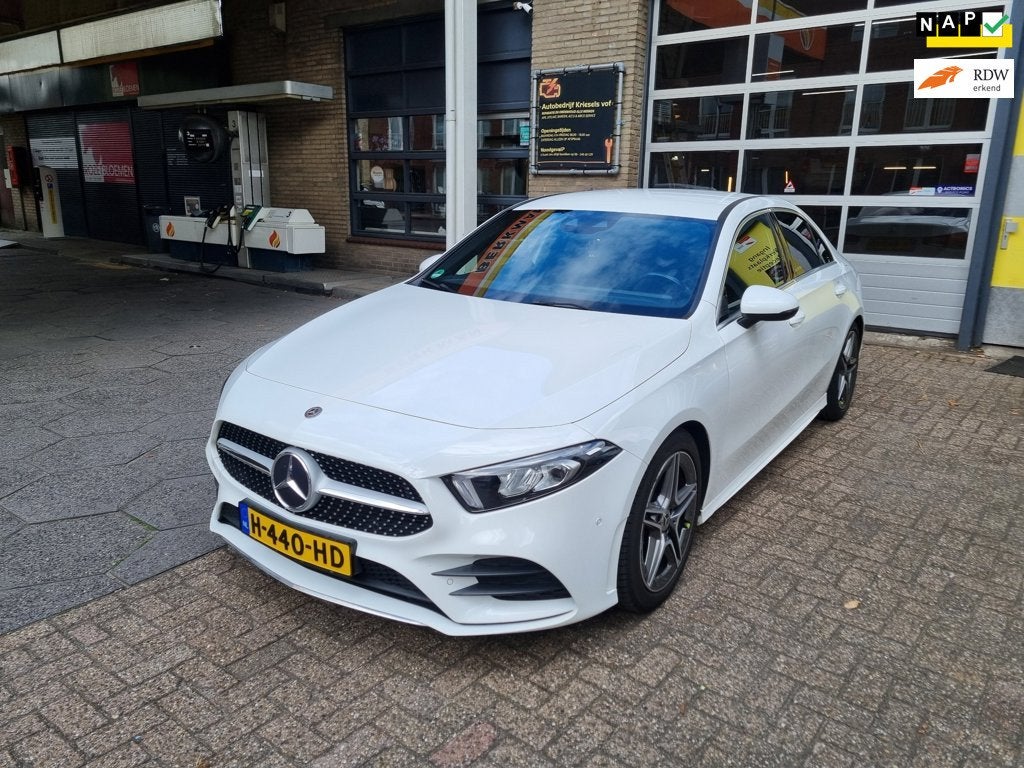 Mercedes-Benz A-klasse 180 Business Solution AMG, Auto's, Mercedes-Benz, 136 pk, Gebruikt, 4 cilinders, Wit
