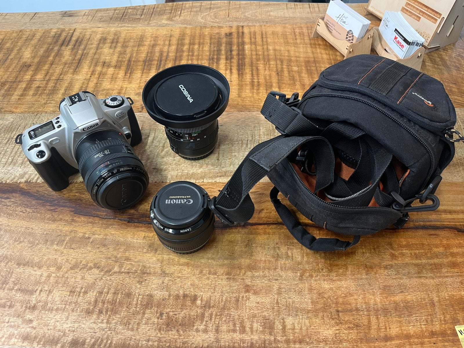 Canon EOS 300 Spiegelreflexcamera met 3 lenzen en tas, Audio, Tv en Foto, Fotocamera's Analoog, Ophalen of Verzenden, Gebruikt