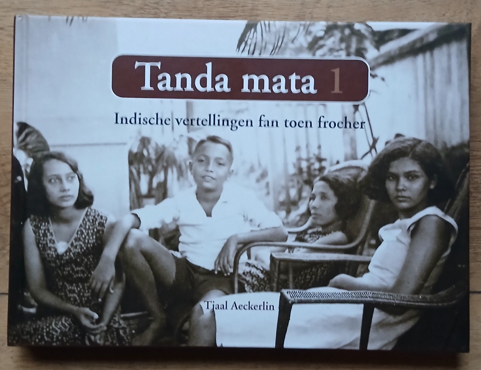 Tanda mata 1 en 2, Ophalen of Verzenden, Zo goed als nieuw