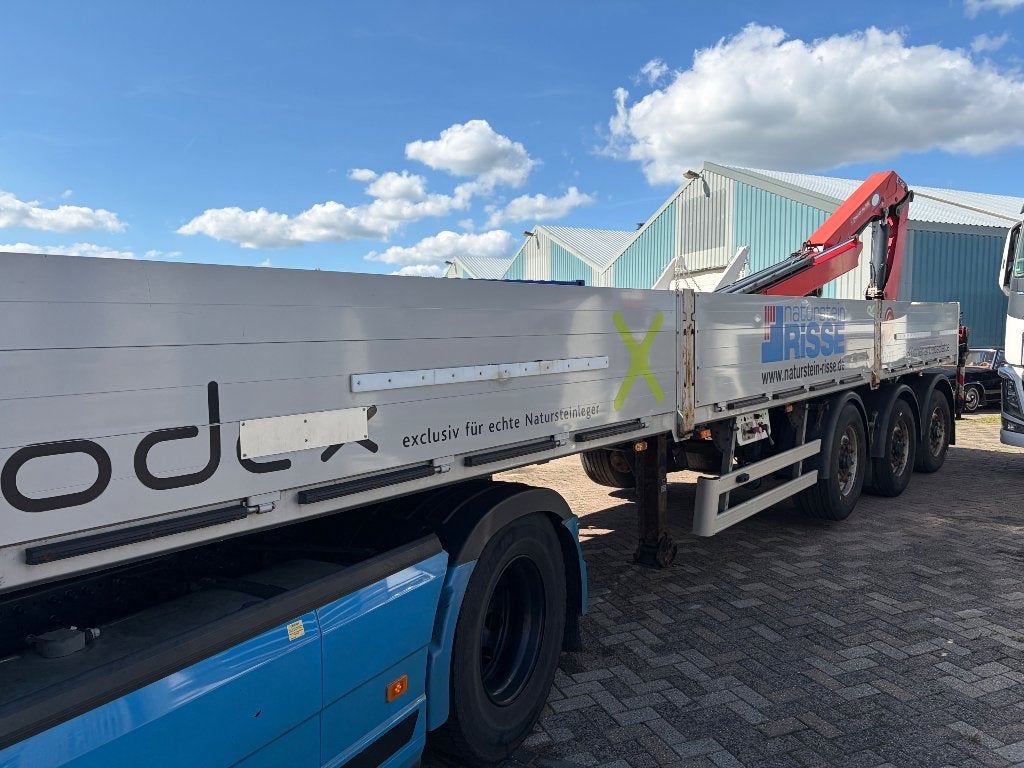 3 — ASSIGE TRIDEC GESTUURDE TRAILER MET HMF KRAAN ., Auto's, Bedrijf, Aanhangers en Opleggers, Te koop