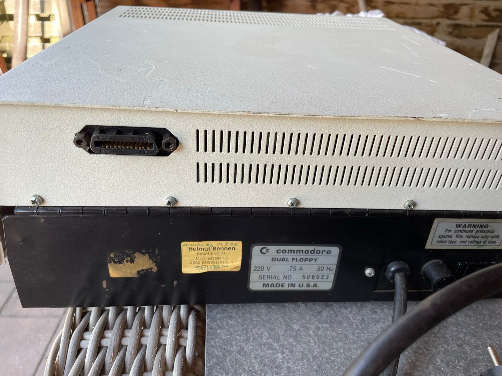 Vintage Commodore CBM 3040 Dual Floppy Drive - Gaat aan, Ophalen