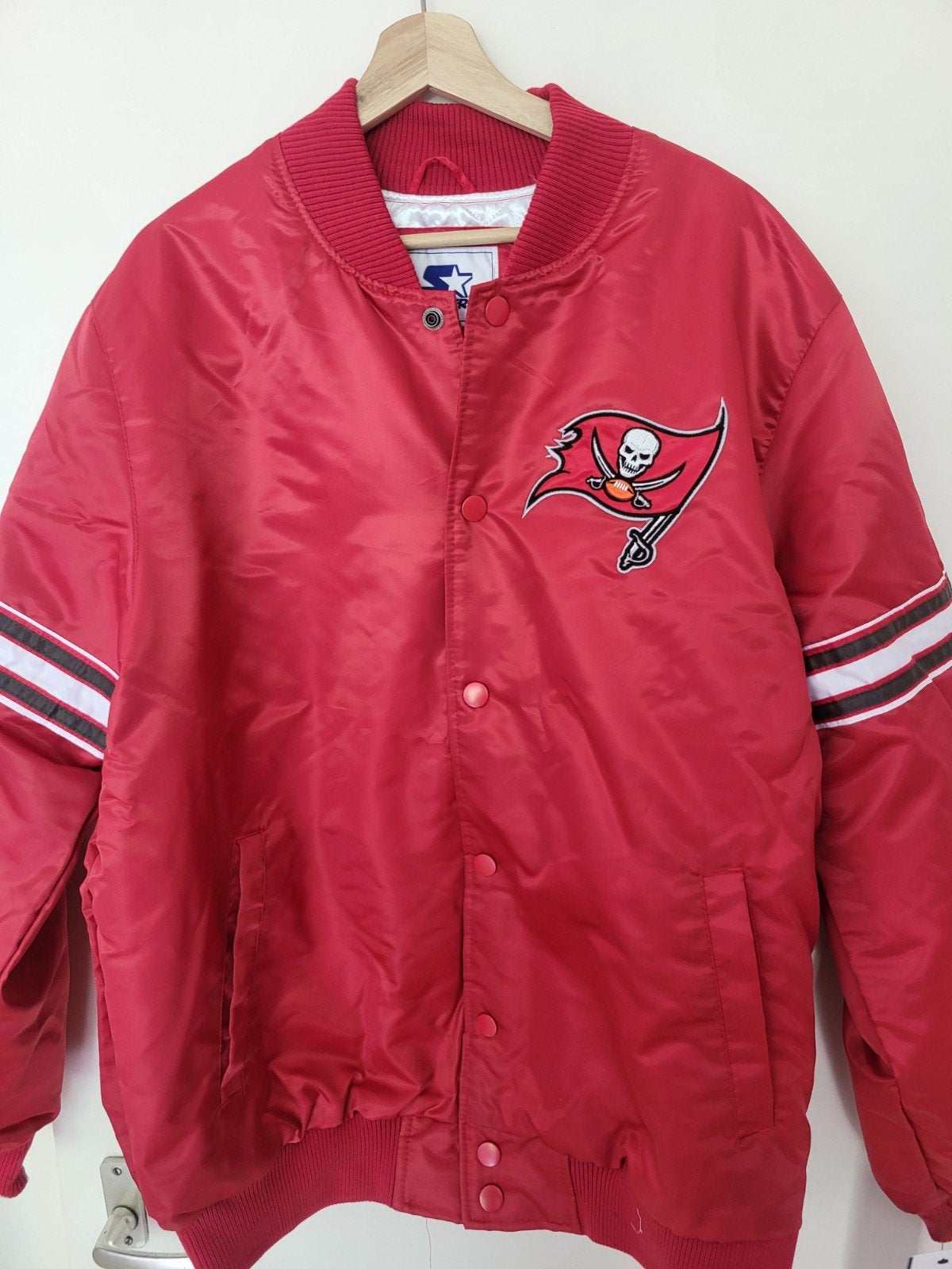 Tampa Bay Buccaneers The Pick and Roll Full Snap Jac, Ophalen of Verzenden, Starter, Rood, Maat 56/58 (XL)