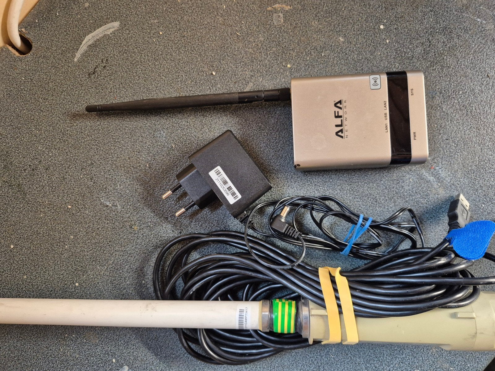 Alfa Network WiFi-adapter met antenne en accessoires, Ophalen, Gebruikt