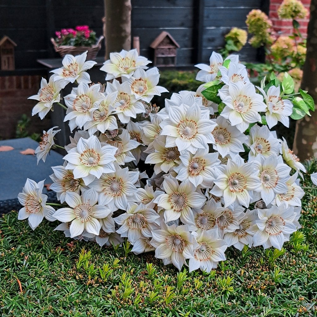 Hoogwaardige bos kunststof bloemen Clematis witte variëteit , Ophalen of Verzenden, Kunststof, Boeket, Overige merken