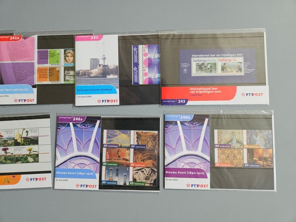 Postzegelmapjes jaar 2001 compleet zie beschrijving, Postzegels en Munten, Ophalen of Verzenden, Na 1940, Postfris
