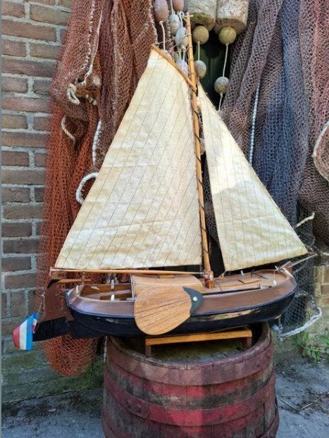 Oude vintage schaalmodel zeilboot boot botter etalagemateria, Gebruikt, T, Ophalen of Verzenden, N
