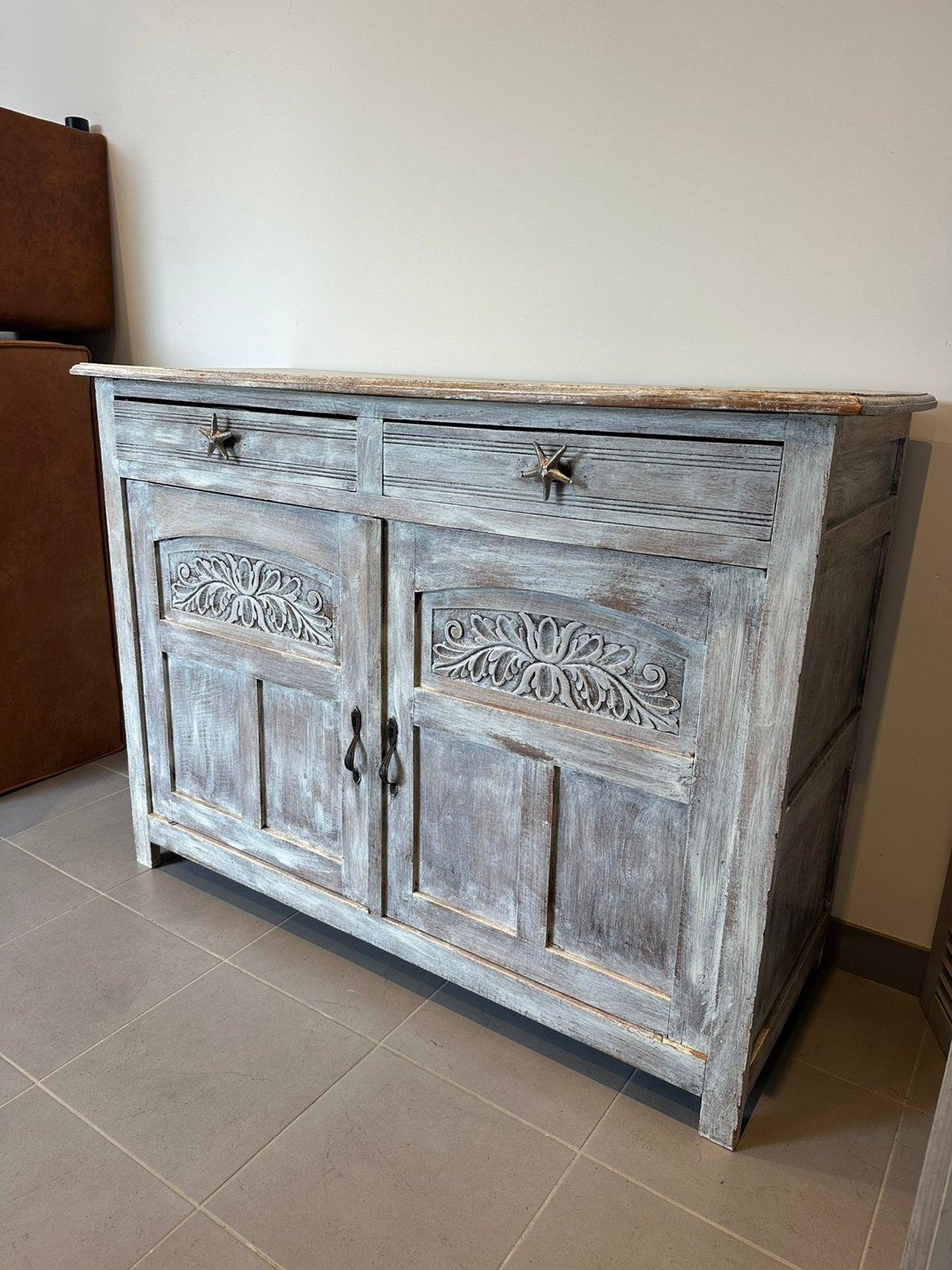 Uniek houten dressoir - bezorgen mogelijk, Huis en Inrichting, Kasten | Dressoirs, Ophalen, Zo goed als nieuw, 25 tot 50 cm, 100 tot 150 cm