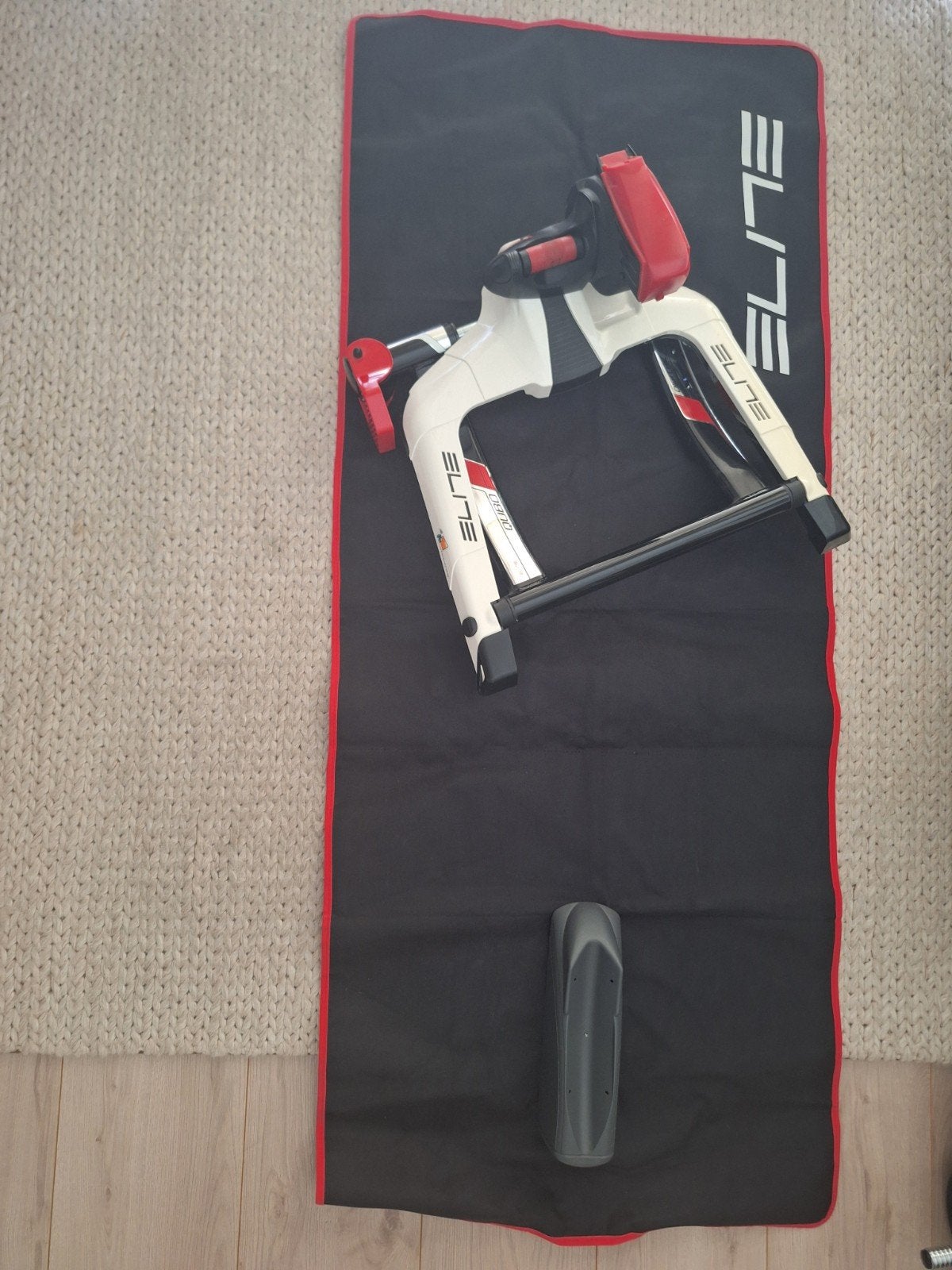 Elite Qubo Digital Smart B+ indoor fietstrainer met app, Ophalen