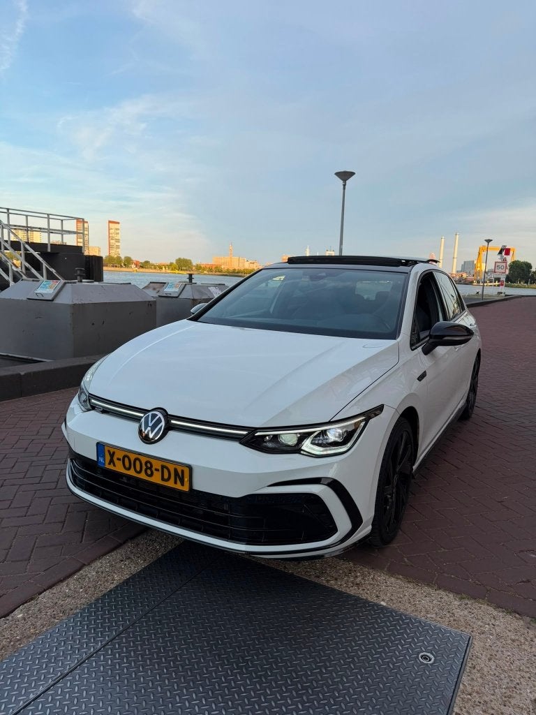 Volkswagen Golf 1.5 Etsi 131pk 7-DSG 2022 Wit, Auto's, 1498 cc, 4 cilinders, Alcantara, Wit