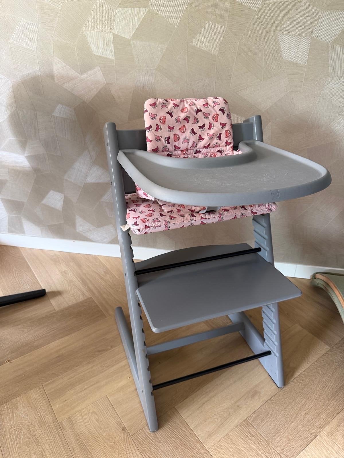 Tripp Trapp meegroeistoel met babyset, Kinderen en Baby's, Ophalen, Gebruikt, Meegroeistoel, Aanschuifbaar