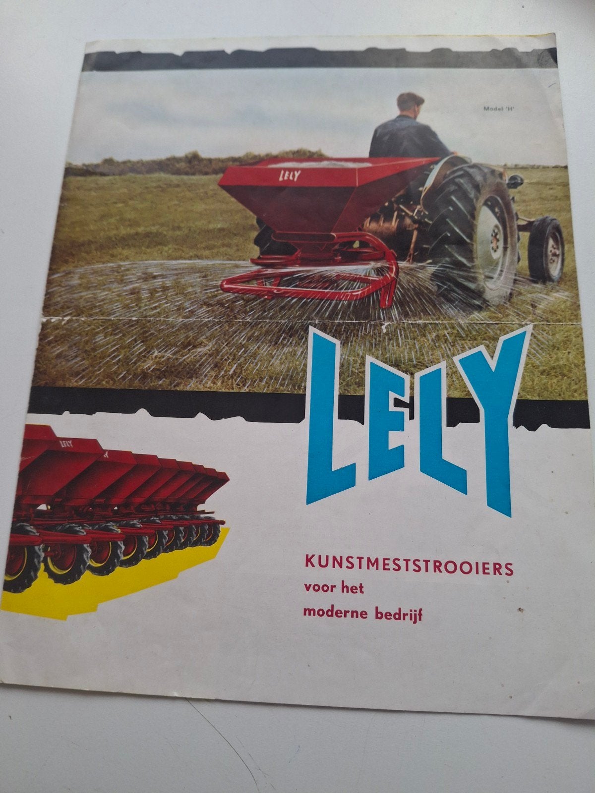 folder Lely strooiers., Ophalen of Verzenden, Gelezen, Folder