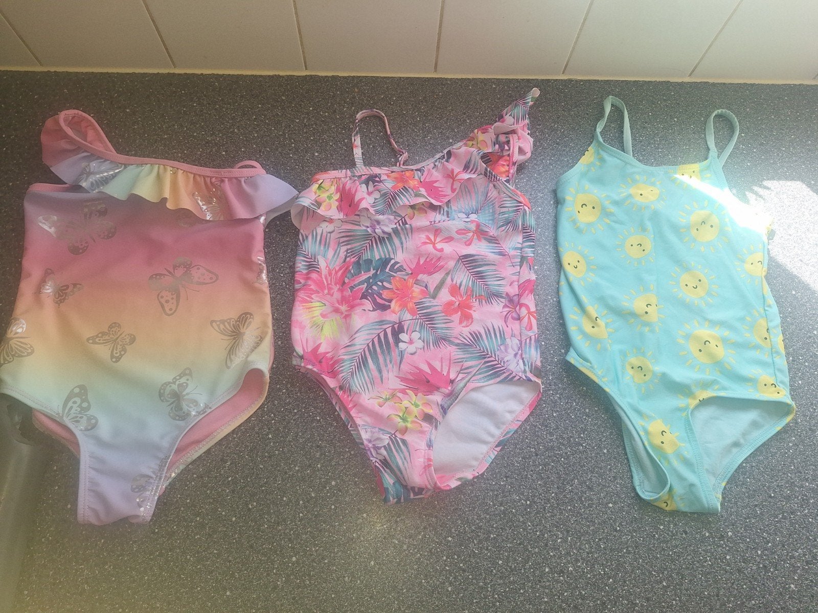Badpak 3 stuks maat 110/116, Kinderen en Baby's, Meisje, Badpak, Ophalen of Verzenden, Zo goed als nieuw