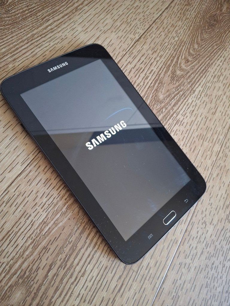 Samsung tablet met oplader, werkt nog goed, Computers en Software, Android Tablets, 10 inch, Ophalen of Verzenden, Zo goed als nieuw