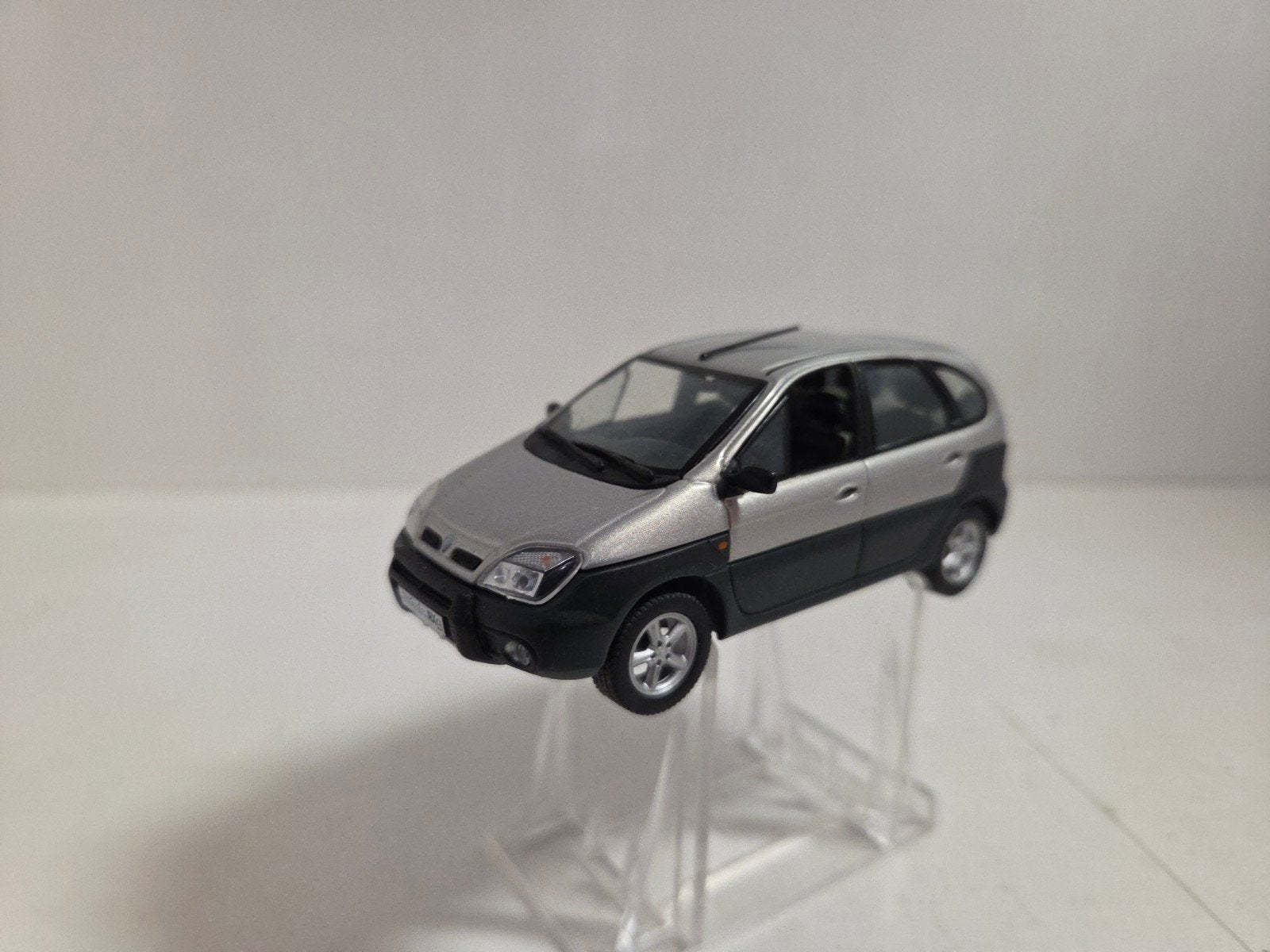 Universal Hobbies Renault Scenic RX4 1:43, Auto, ., Ophalen of Verzenden, Zo goed als nieuw