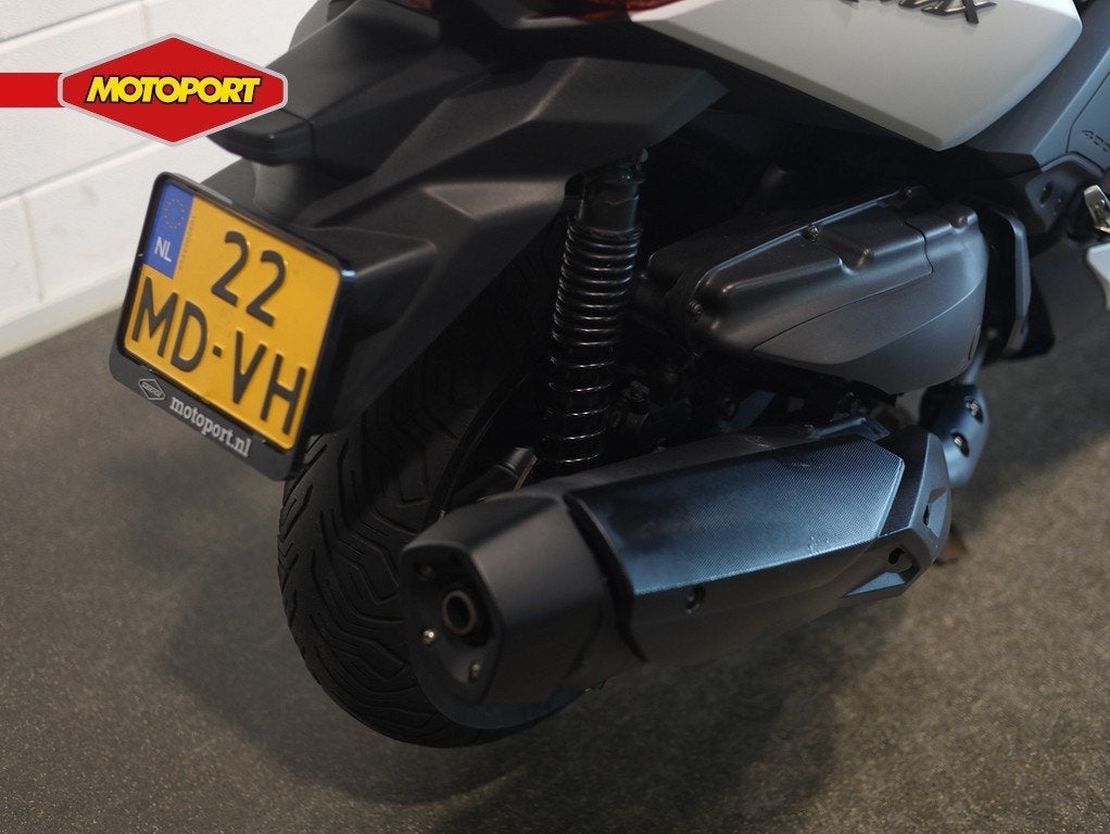 Yamaha X MAX 400 R (bj 2014), Motoren, Motoren | Yamaha, Scooter, Klantenservice@yamaha-motor.nl, Koolhovenlaan 101
1119 NC  Schiphol-Rijk, NL