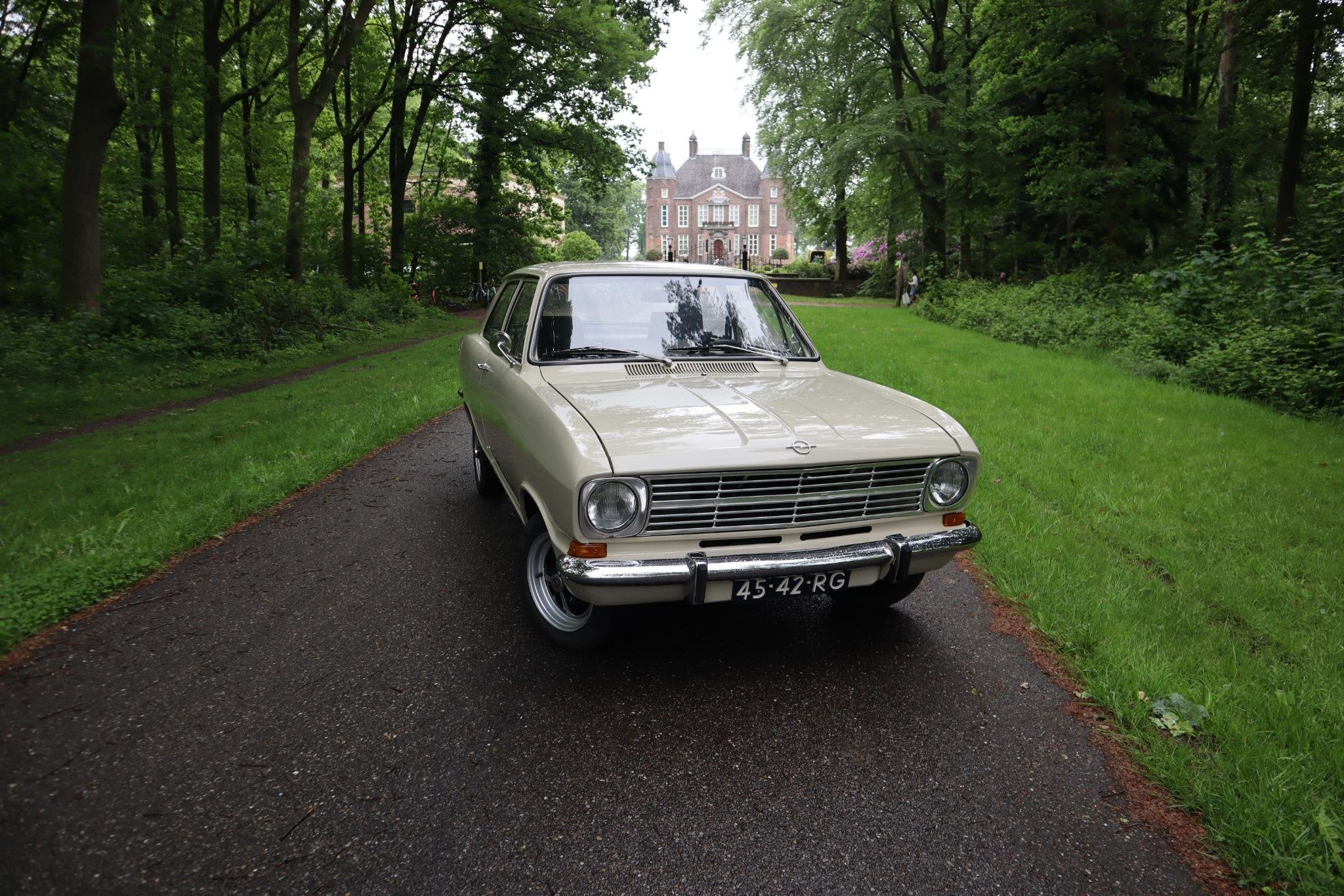 Opel Kadett 1.2S, Auto's, Gebruikt, Zwart, Kadett, Beige