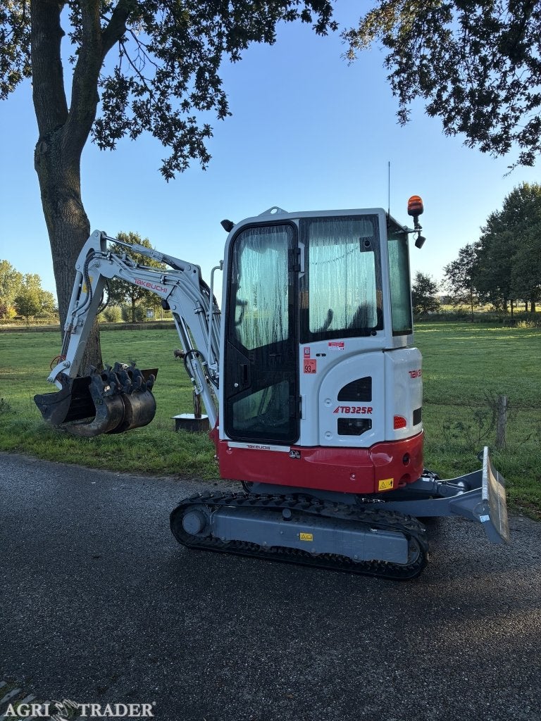Takeuchi TB325R BJ25, Ophalen, Info@rietbergtechniekenhandel.nl, Rietberg Techniek en Handel, Rondweg 31 Enter