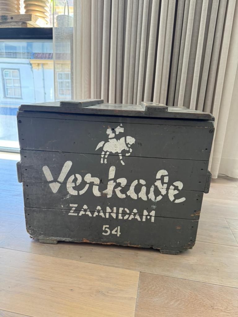 Vetkade vintage kist, Ophalen