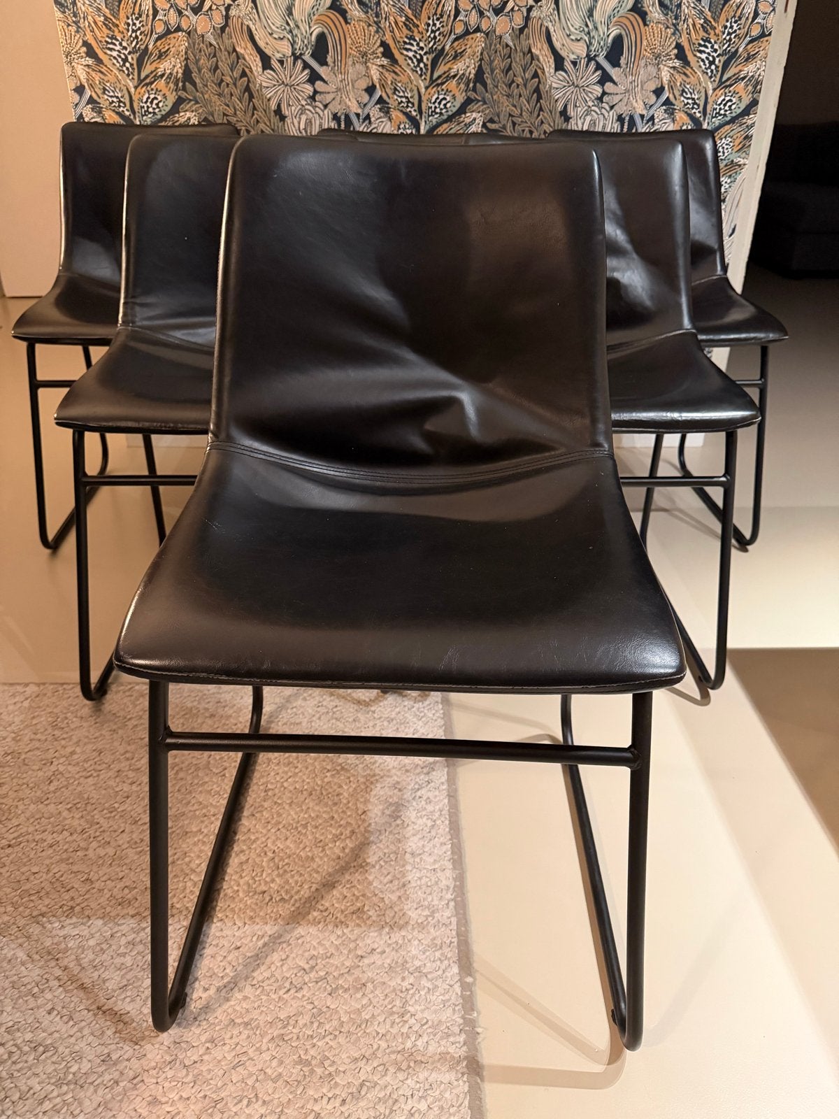 Zwarte eetkamerstoelen met metalen onderstel (6 stuks), Huis en Inrichting, Ophalen, Gebruikt, Zwart, Leer
