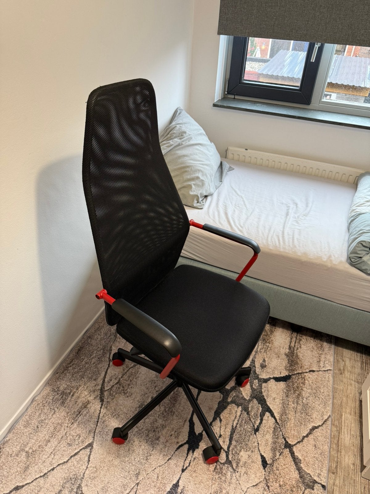 Gaming bureau stoel ikea, Ophalen, Zo goed als nieuw, Zwart
