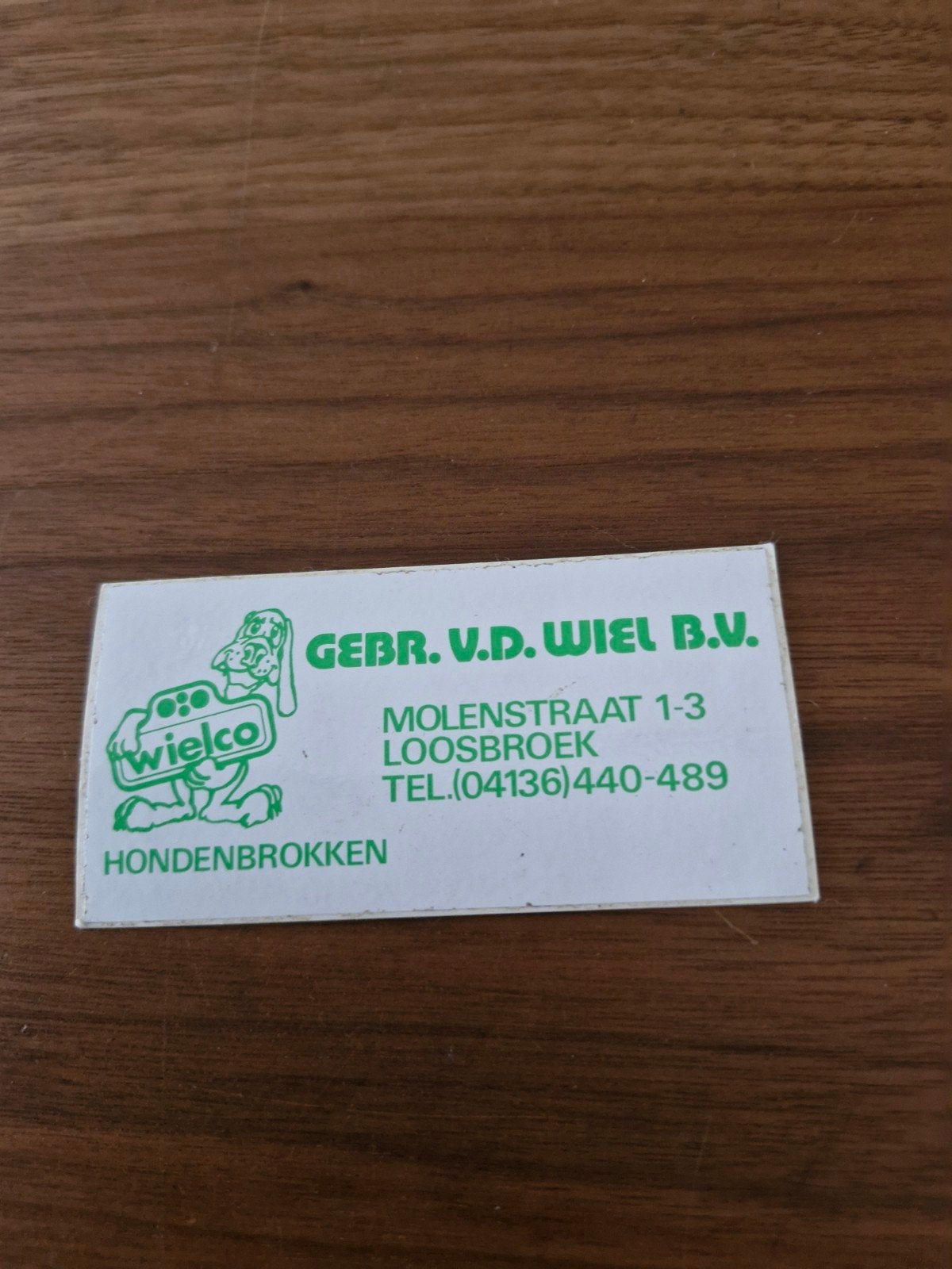 10961 Vintage sticker Gebr. V.D. Wiel B.V. Hondenbrokken, Ophalen of Verzenden, Gebruikt, Overige typen
