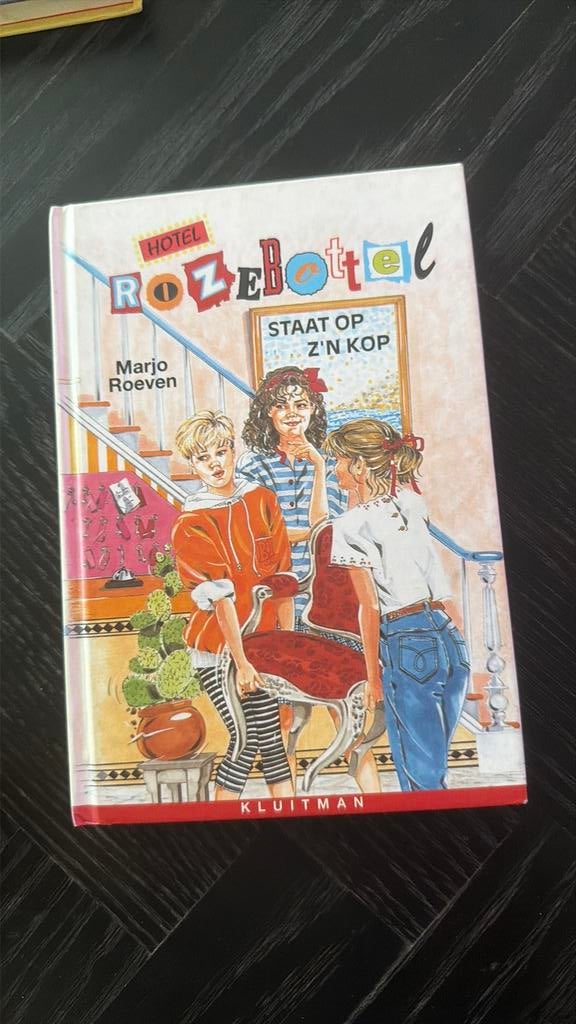 Boek Hotel de Rozebottel Staat op z’n kop, Ophalen of Verzenden, Zo goed als nieuw