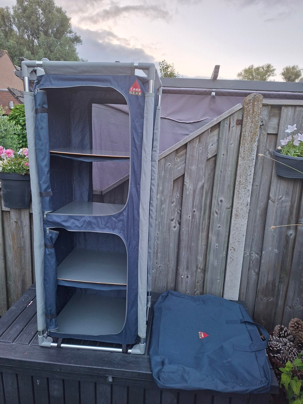 Campingkast, Caravans en Kamperen, Kampeermeubelen, Ophalen of Verzenden, Zo goed als nieuw, Campingkast