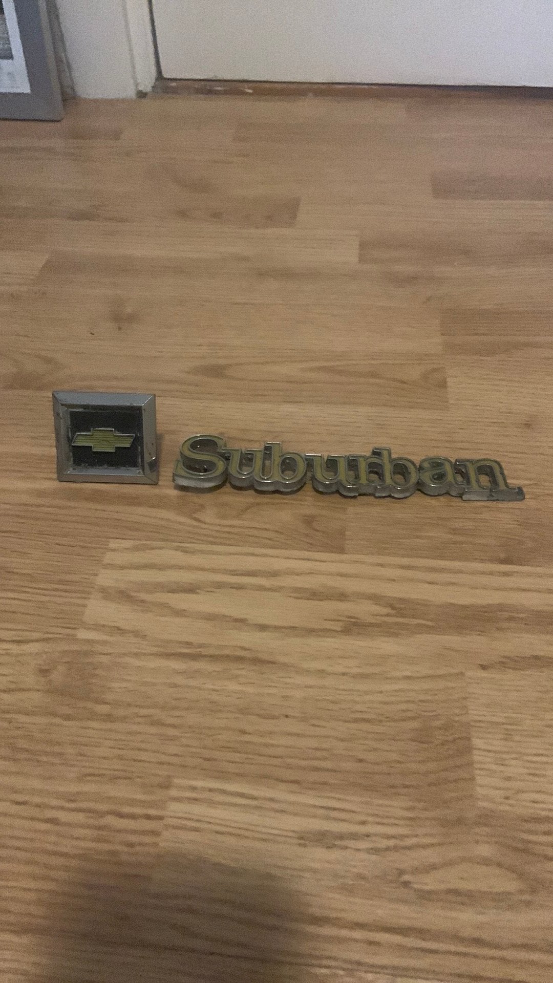 Chevy suburban emblem, Ophalen of Verzenden, Zo goed als nieuw