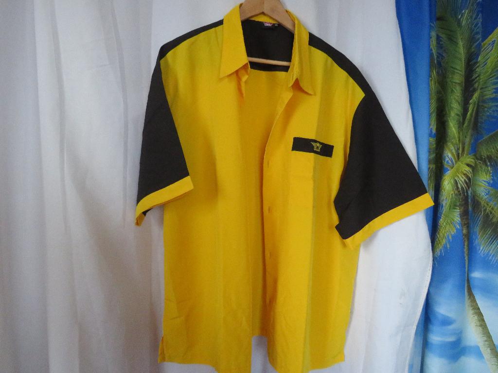 geel zwarte bulls dartshirt mt xxxl oksel tot oksel 69 cm, Bulls, Geel, Ophalen of Verzenden, Overige halswijdtes