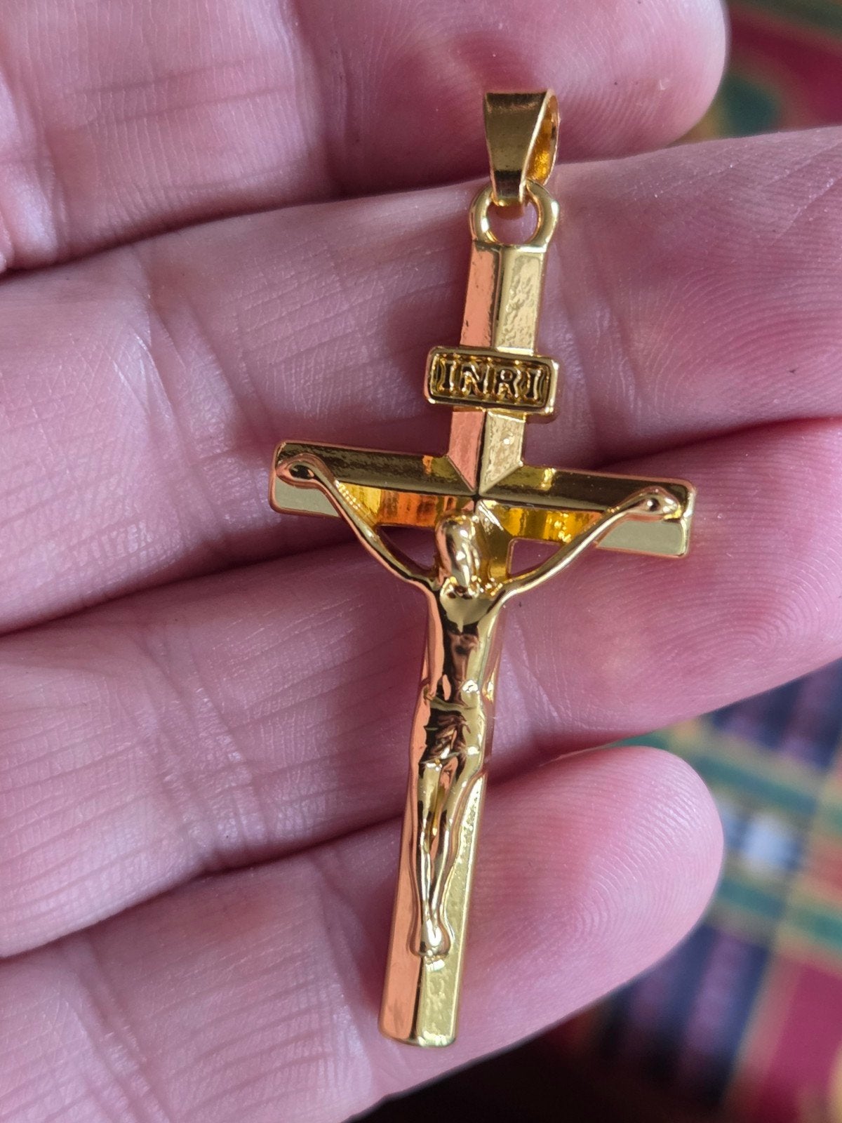 Goudkleurig Jezus Kruis Hanger op is op, Overige materialen, Nieuw, Ophalen of Verzenden, Kruis of Symbool
