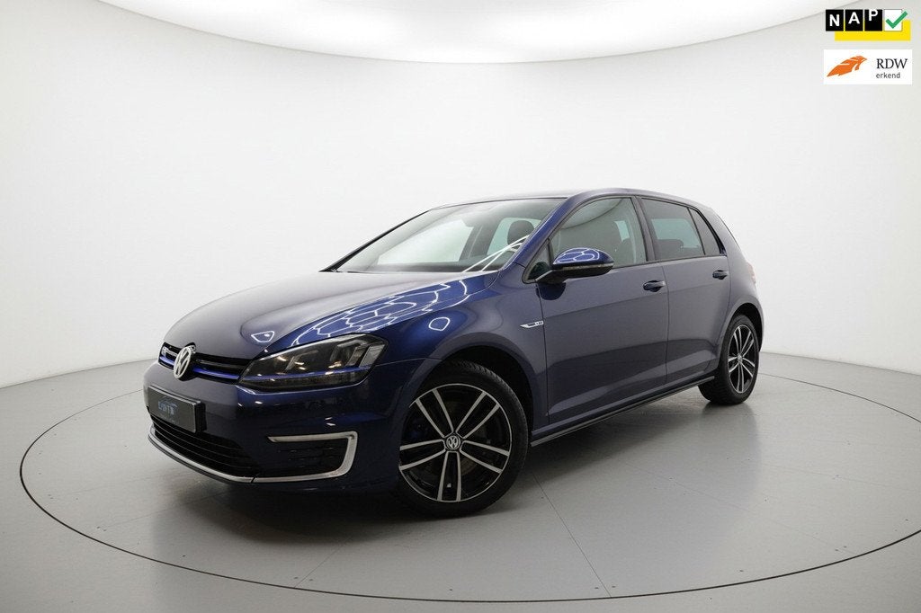 Volkswagen Golf 1.4 TSI GTE TREKHAAK PDC SFEERVERL CARPLAY, Auto's, Volkswagen, 8 kWh, Stof, Gebruikt, 4 cilinders