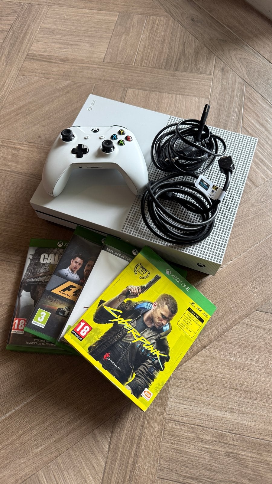 Xbox One S 500GB + Controller & 4 games, Avontuur en Actie, Gebruikt, 1 speler, Ophalen of Verzenden