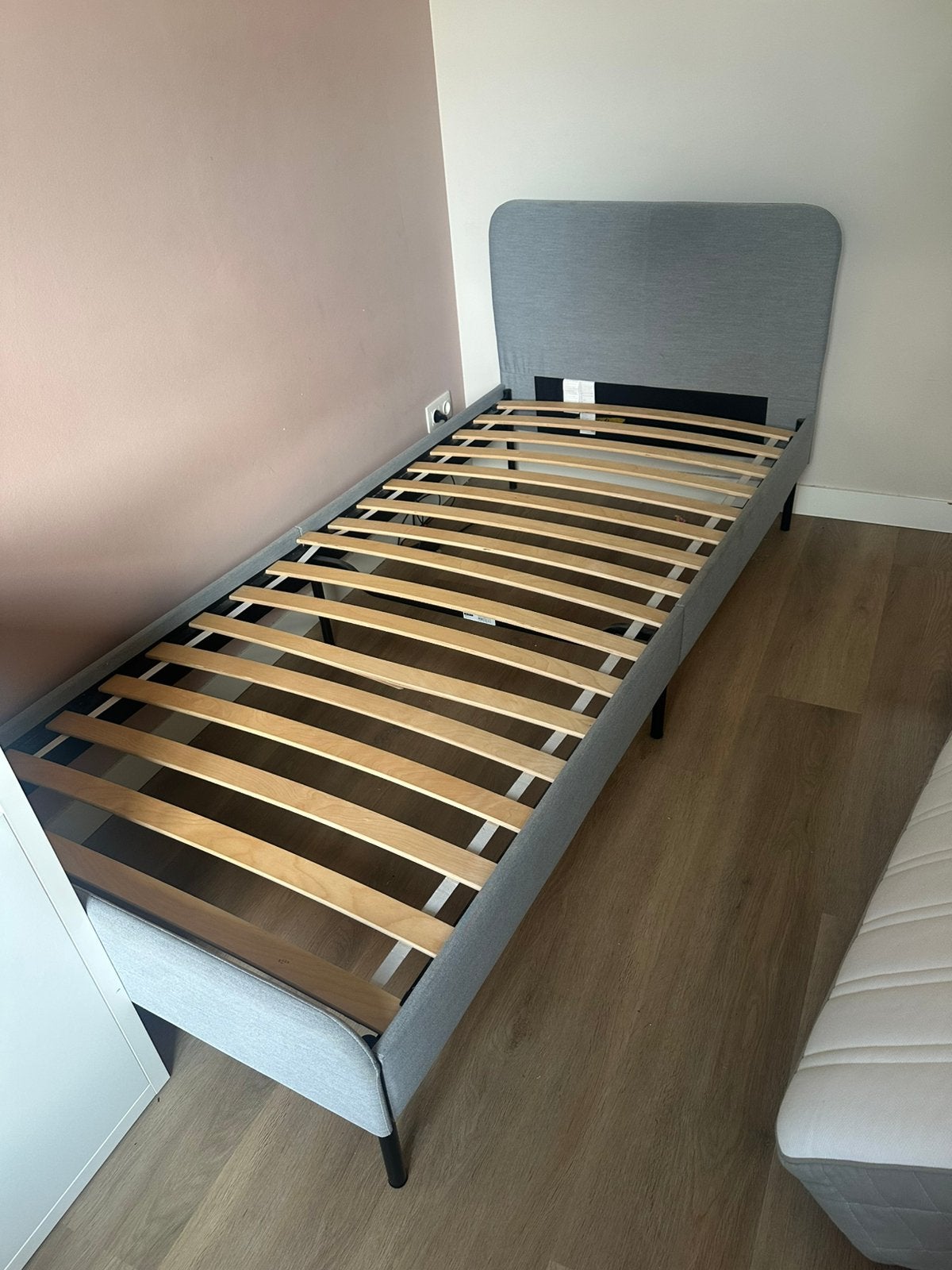 Ikea Slattum bed 90x200 grijs, Ophalen, 90 cm, Eenpersoons, Wit