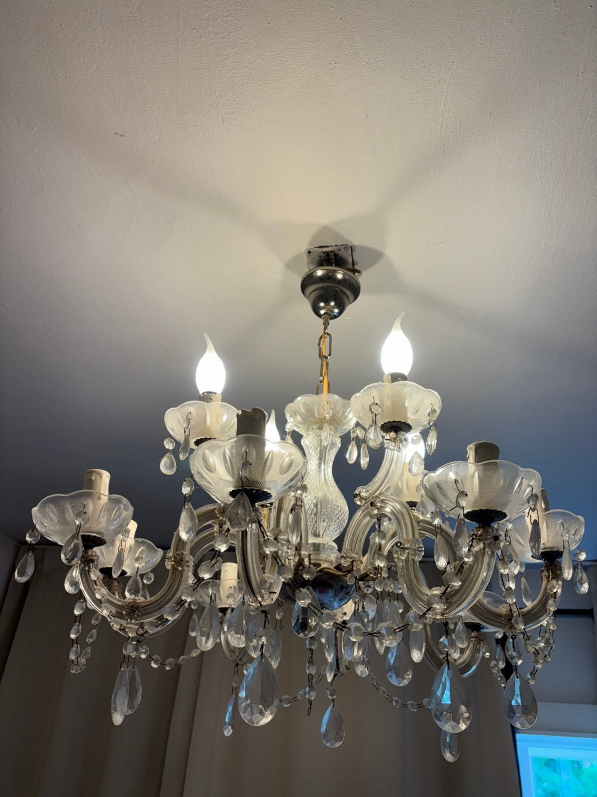 Acht armige kroonluchter met kristallen hangers, Huis en Inrichting, Ophalen, Zo goed als nieuw, Glas, Barok vintage