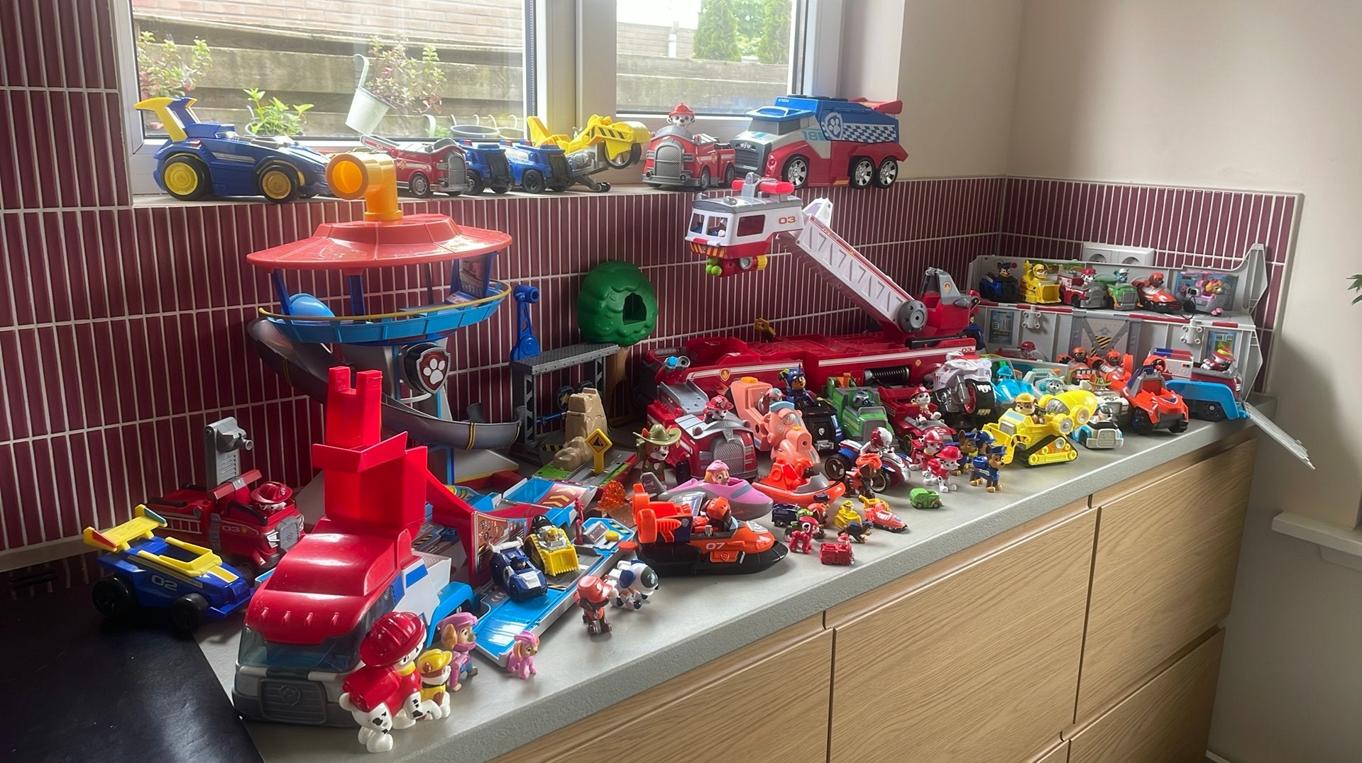 Grote Paw Patrol speelgoedcollectie met uitkijktoren, Kinderen en Baby's, Speelgoed | Actiefiguren, Ophalen, Gebruikt